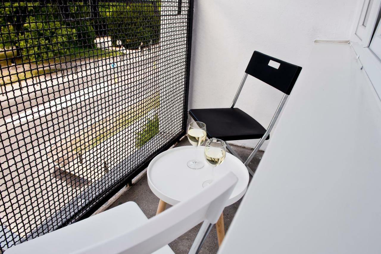 Apartament Powisle With Balcony Warschau Exterior foto